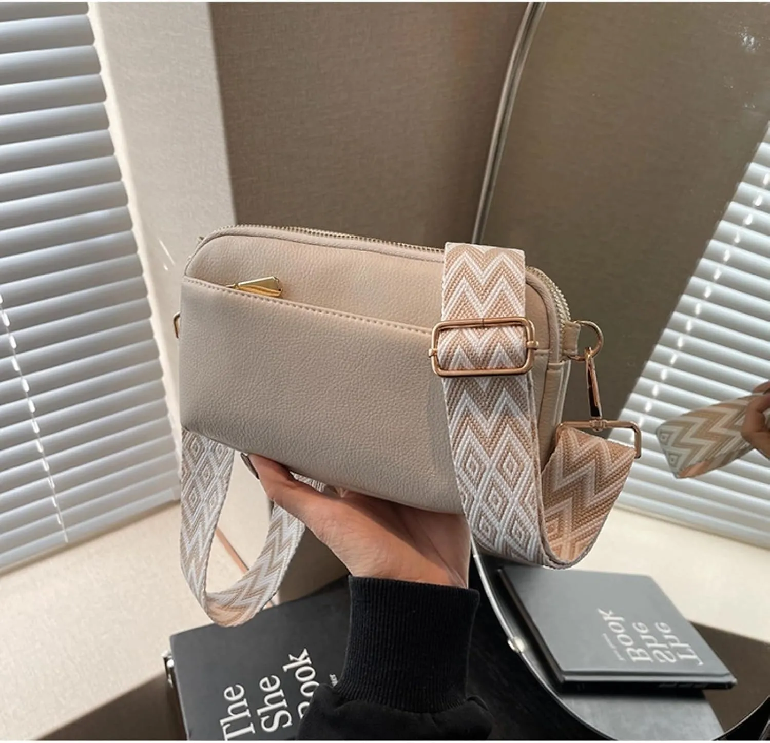 Crossbody Bags For Women Shoulder Bag with Wide Adjustable Strap Cross Body Bag PU Leather Handbags Trendy Purse