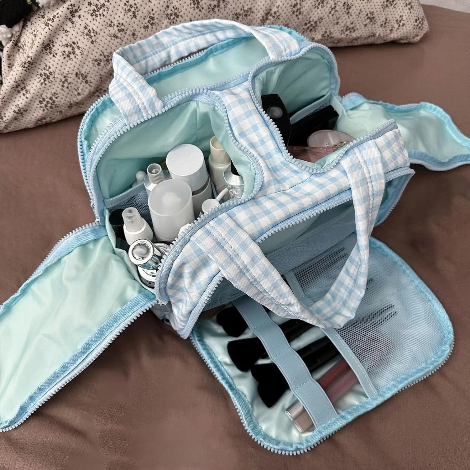 Curetoawayz Travel Cosmetic Bag, Large Capacity Wide-Open Travel Cosmetic Bag, With 4 Compartments, Waterproof/Portable/Wet and Dry Separation (Blue)