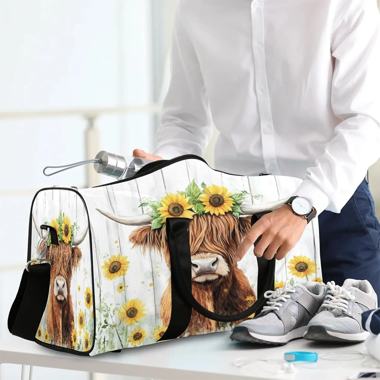 Highland Cow Duffle Bag for Travel, Overnight Weekend Gym Carry On Luggage Bag, Funny Cattle Bull Cow Travel Duffel Bag for Men Women