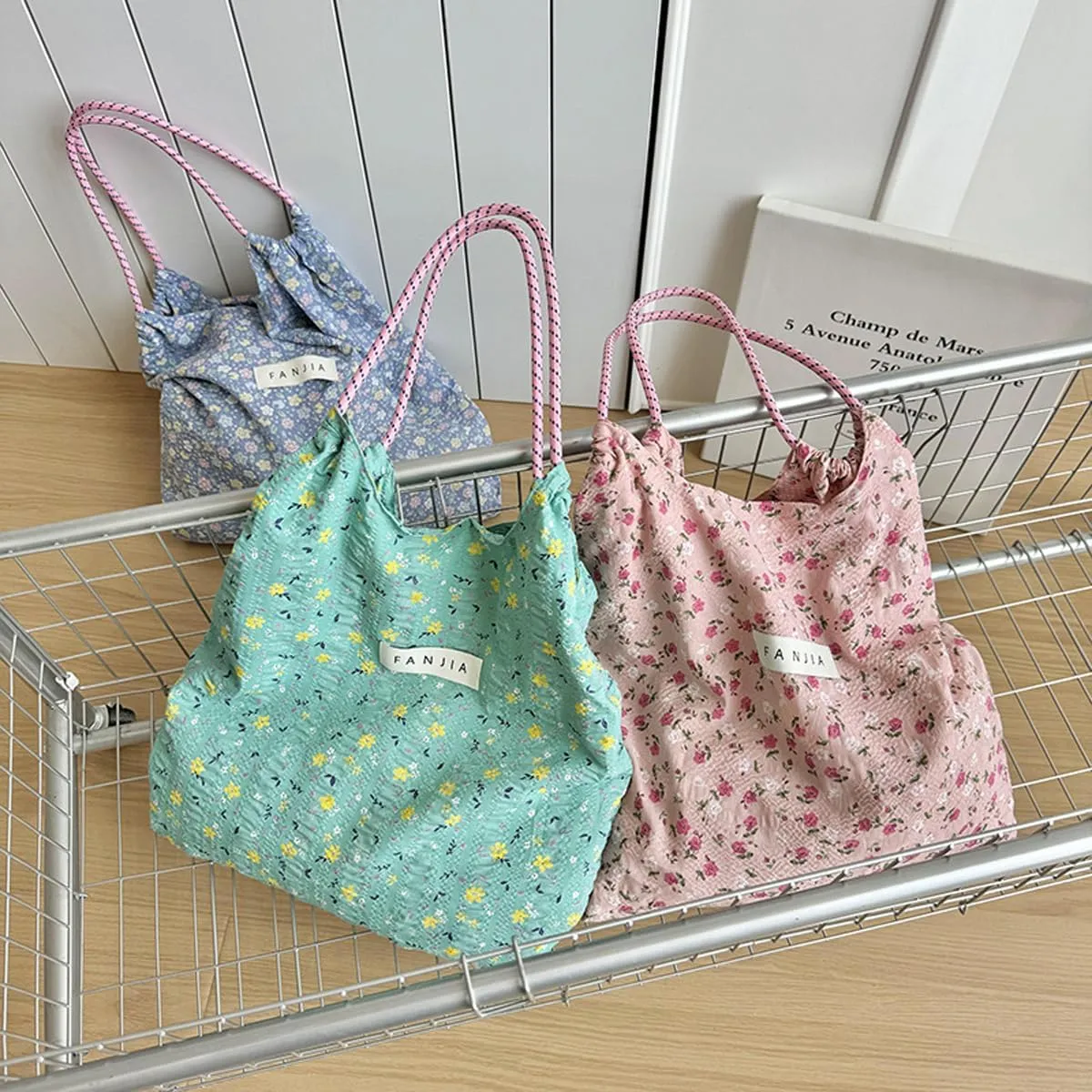 Korean version floral handbag for women's fresh Japanese style small floral shoulder bag with large capacity shopping bag