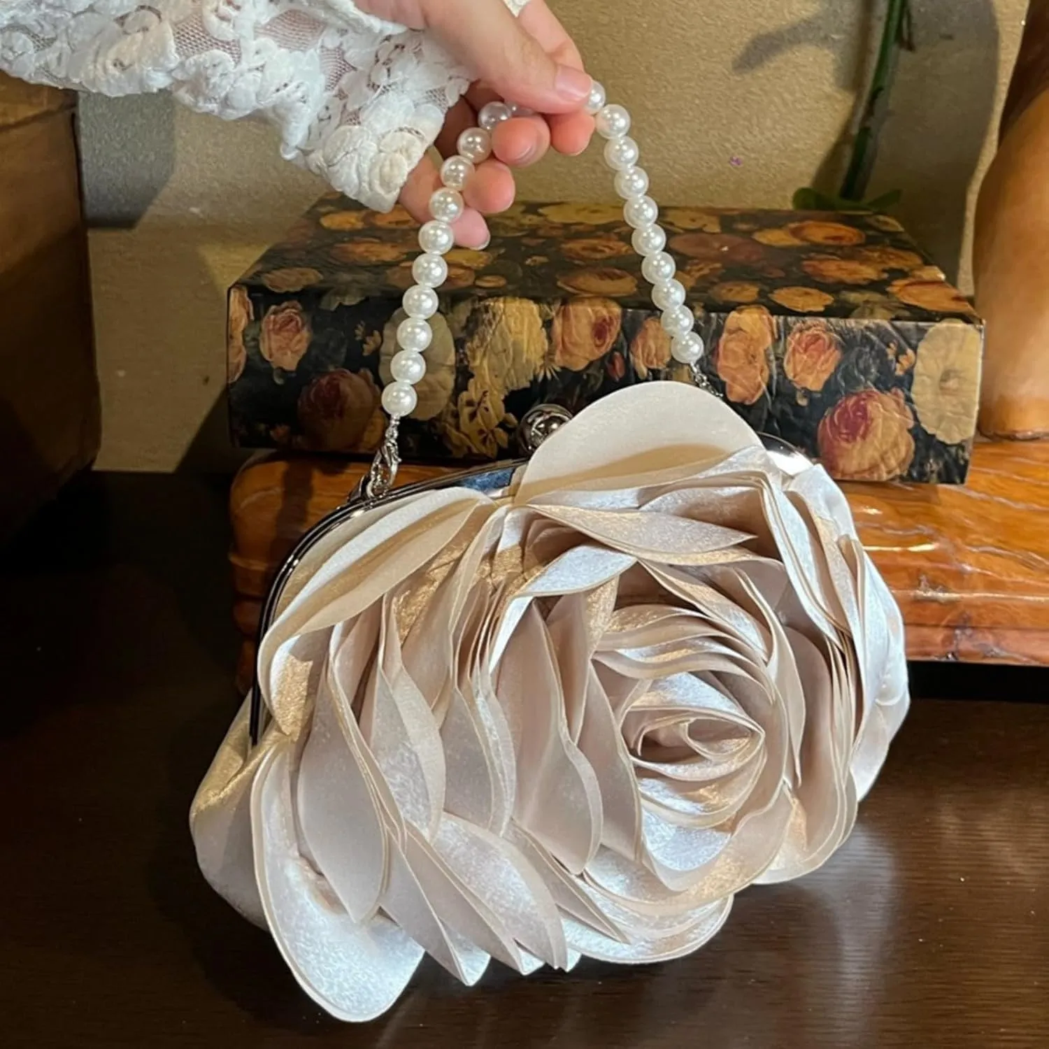 Little Floral Clutch Purse for Women, 3D Flower Evening Handbag Elegant Rose Prom Bag Wallet with Detachable Chain