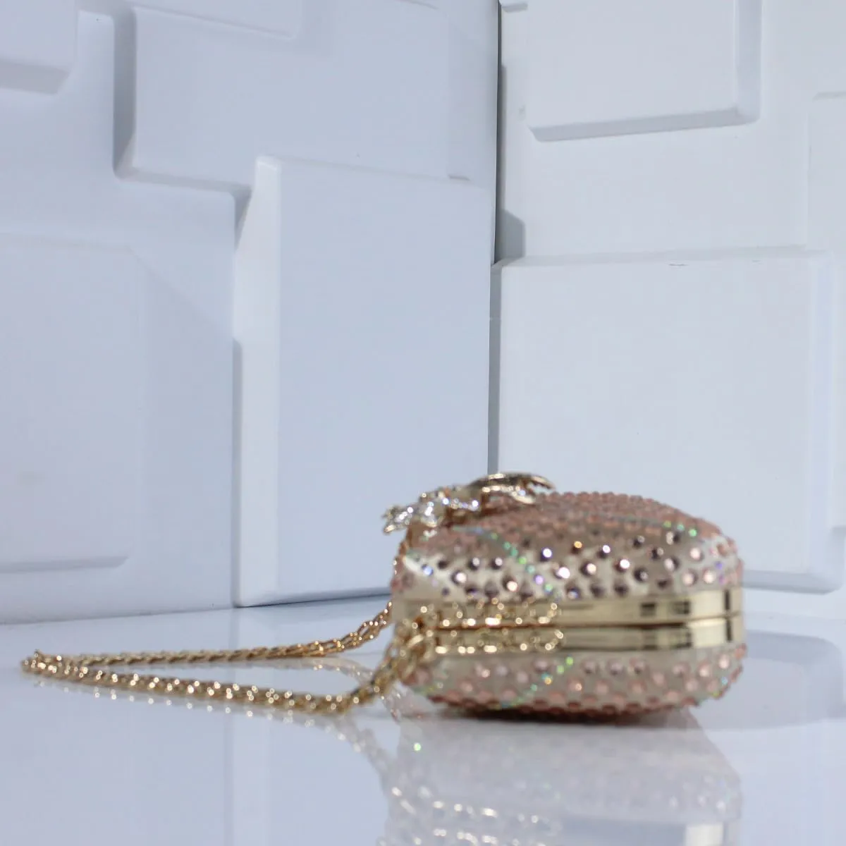 Luxurious Evening Clutch with Fashion Rhinestones and Crystals for Women - Chain Strap Shoulder Bag or Evening Purse