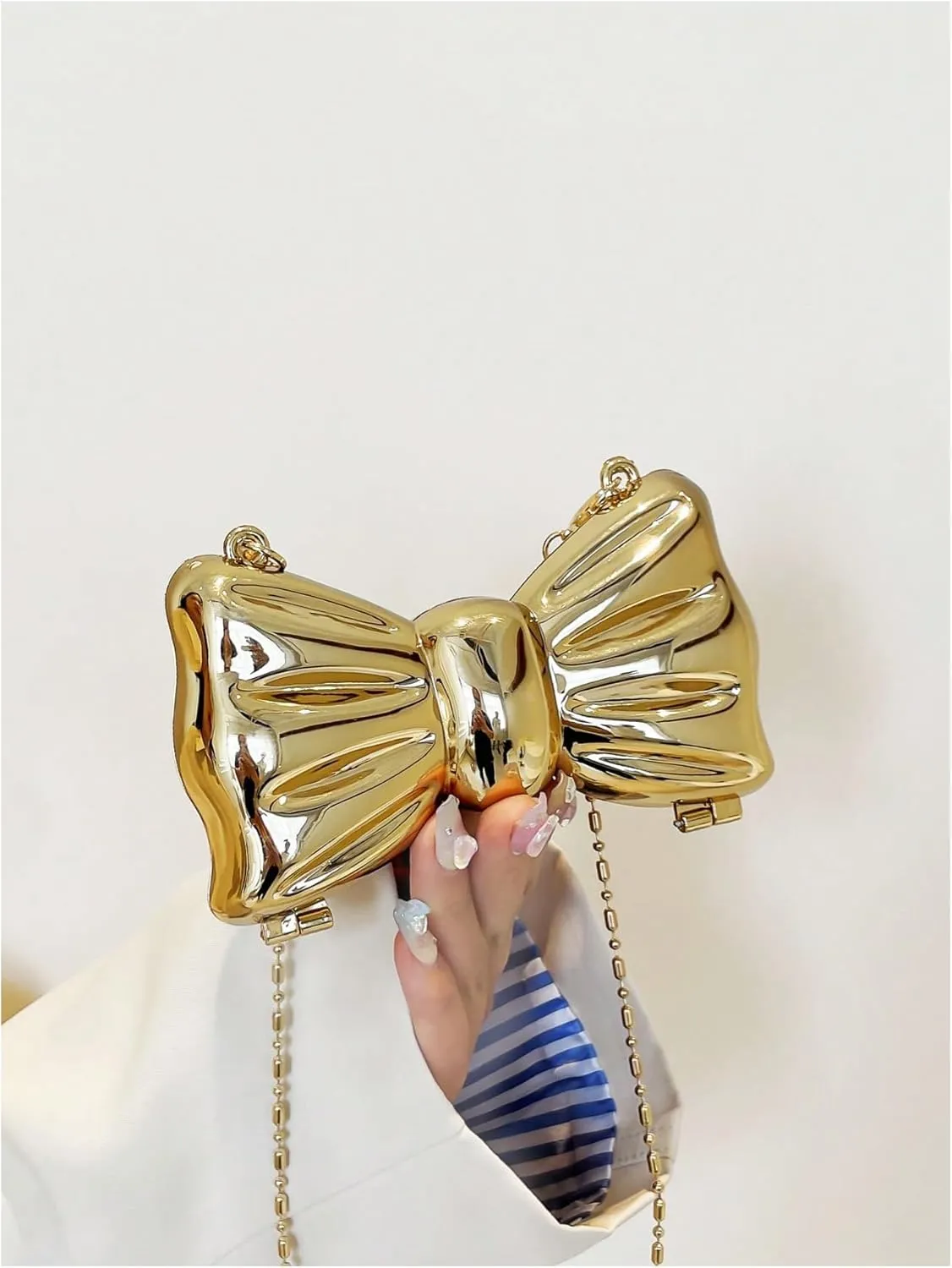 QWINEE Women's Bow Shaped Mini Clutch Purses Cocktail Evening Bag Chain Strap Solid Mini Crossbody Bag for Party