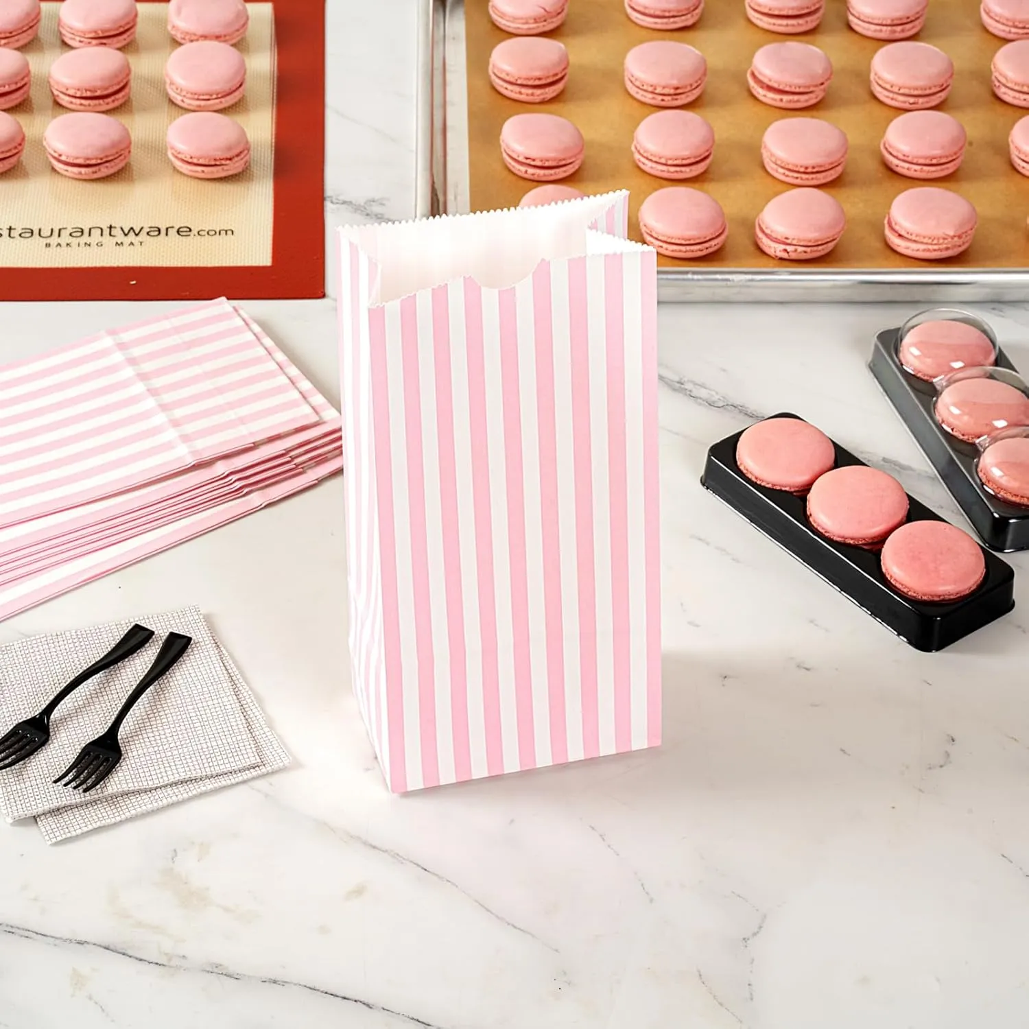 Restaurantware Bag Tek 2 LB Disposable Lunch Bags 100 Sturdy Take Out Bags - Flat Bottom Great For Restaurants Cafes And Bakeries Pink And White Paper Popcorn Bags Versatile For Grocery