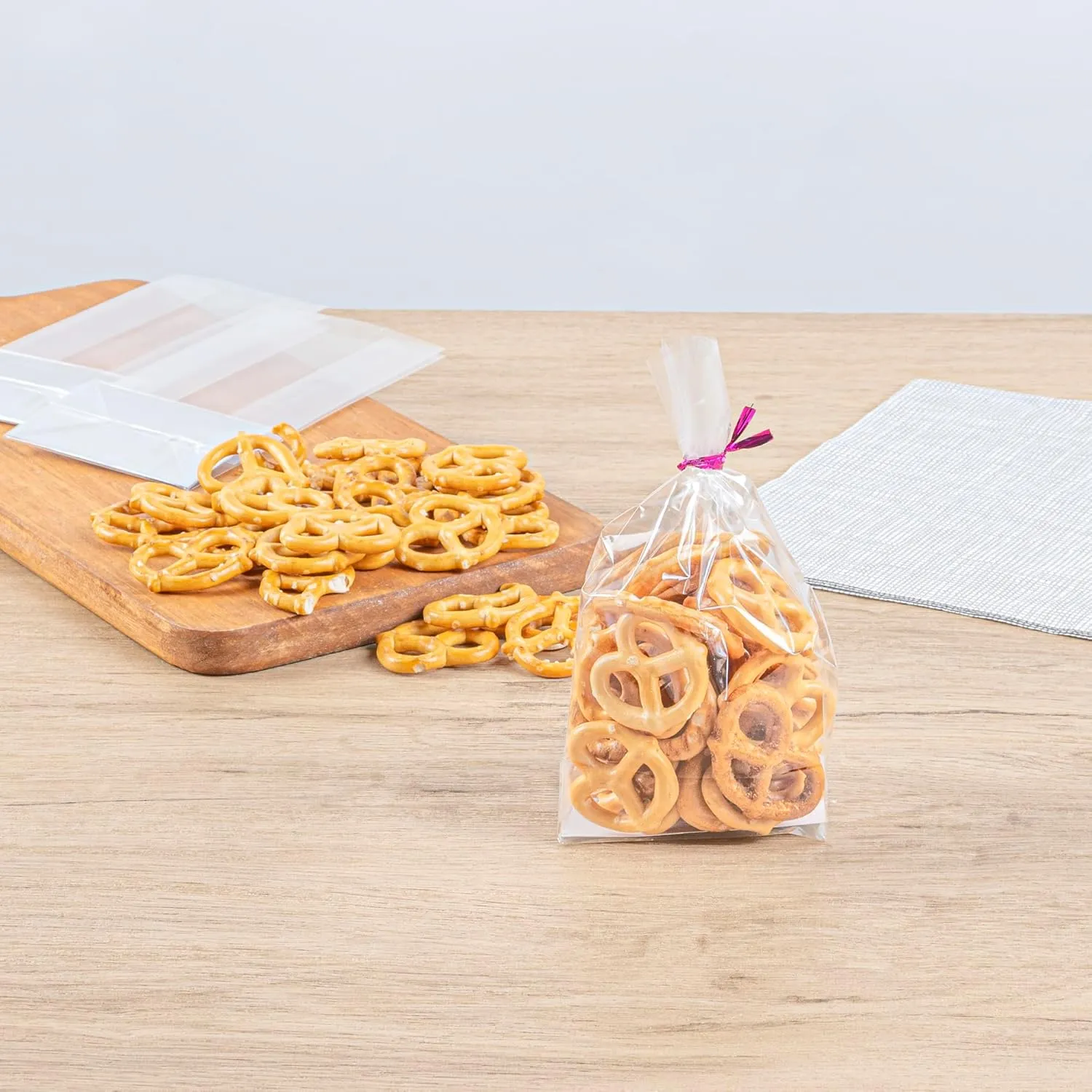 Restaurantware Bag Tek 3 x 2 x 6.5 Inch Retail Bags 100 Durable Candy Bags - Gusset Sleeved Disposable Clear BOPP Gusset Bags Flat-Bottomed For Restaurants Cafes And Delis