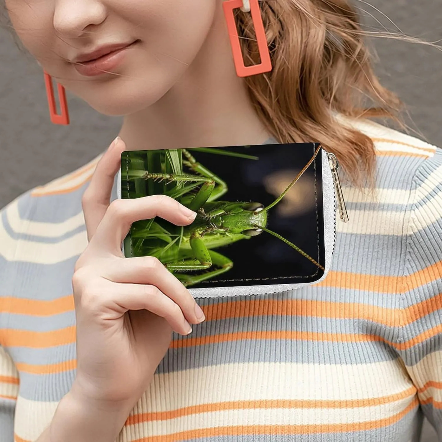Slim Credit Card Holder Minimalist Grasshopper on Grass Printing Leather Card Bag Compact Card Organizer For Daily Use