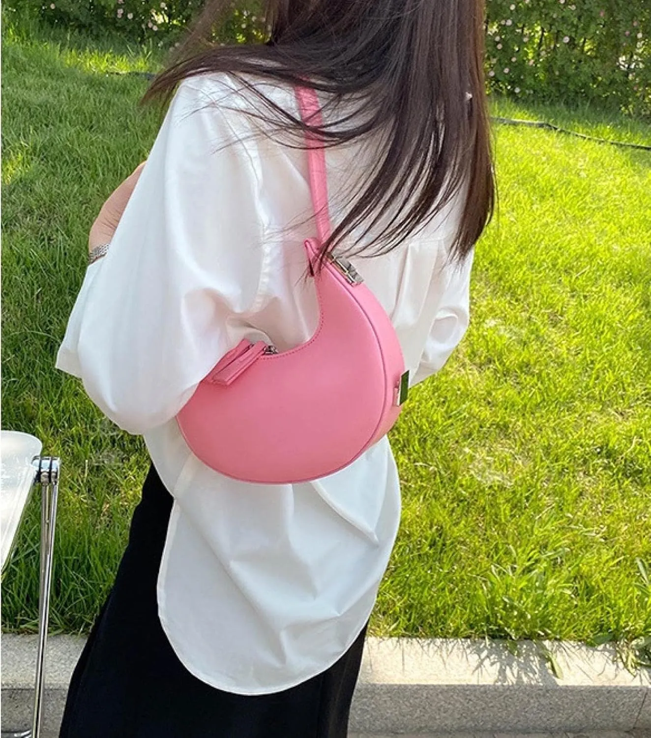 The Women's Bag High-Grade Texture Fashion Temperament Niche One-Shoulder Armpit Hand-Held Crescent Bag Pink