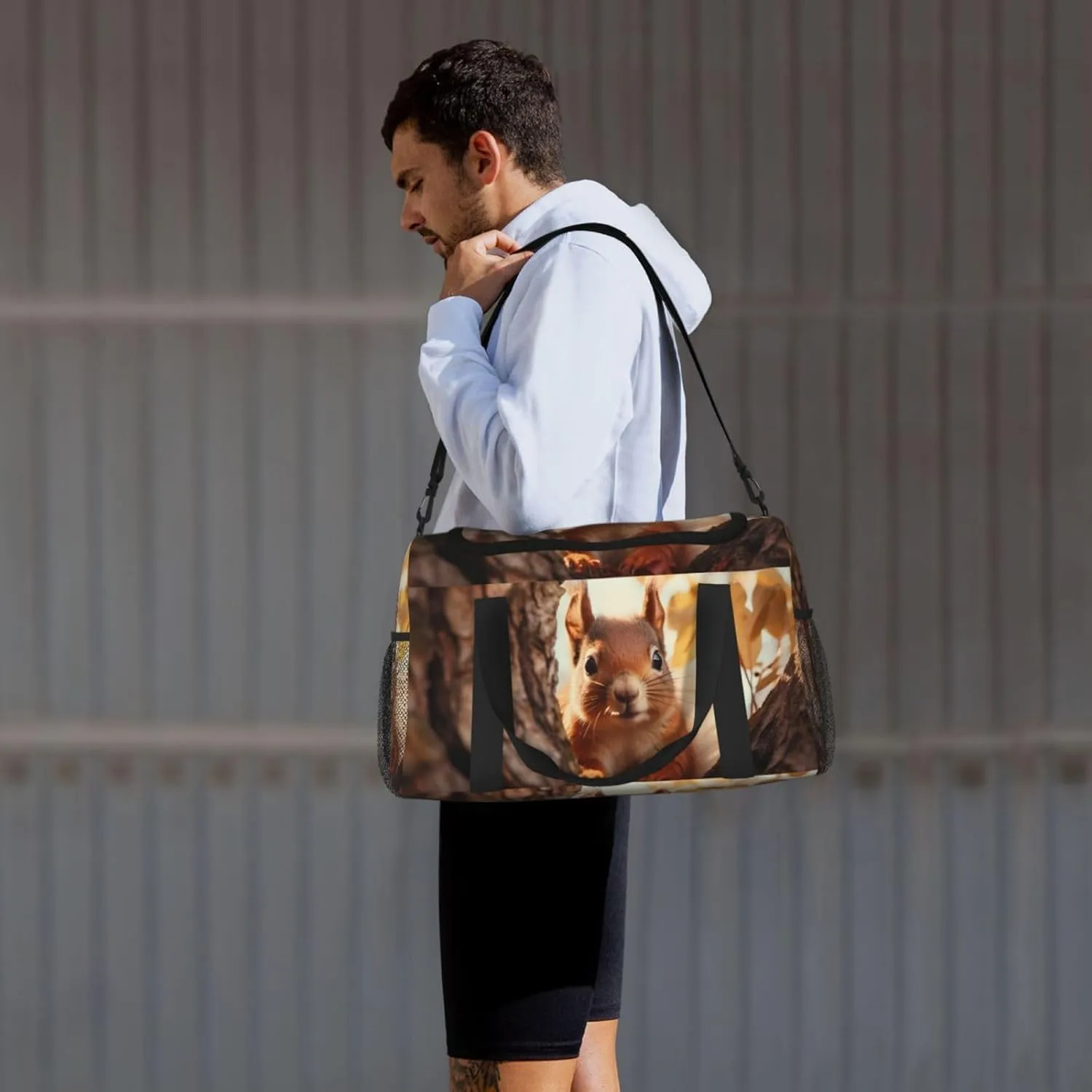 Travel Duffel Bag For Men Women, Curious Squirrel Tree Carry On Sport Gym Bag With Shoulder Strap Lightweight Waterproof Weekender Bag Overnight Bag