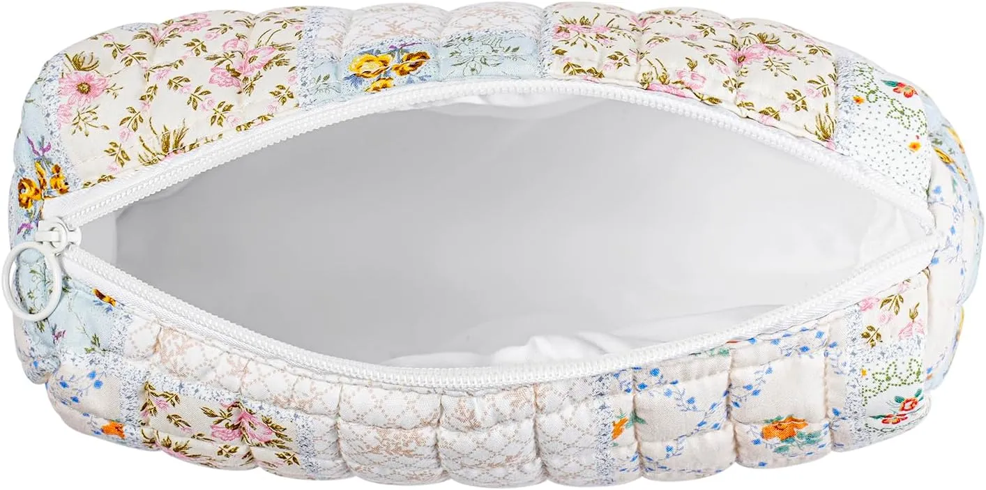 uekeboag Quilted Cotton Makeup Bag,Coquette Quilted Toiletry Bag for Women and Girls,Floral Coquette Pouch,Cute Kawaii Travel Cosmetic Bags(Dots and Bows)