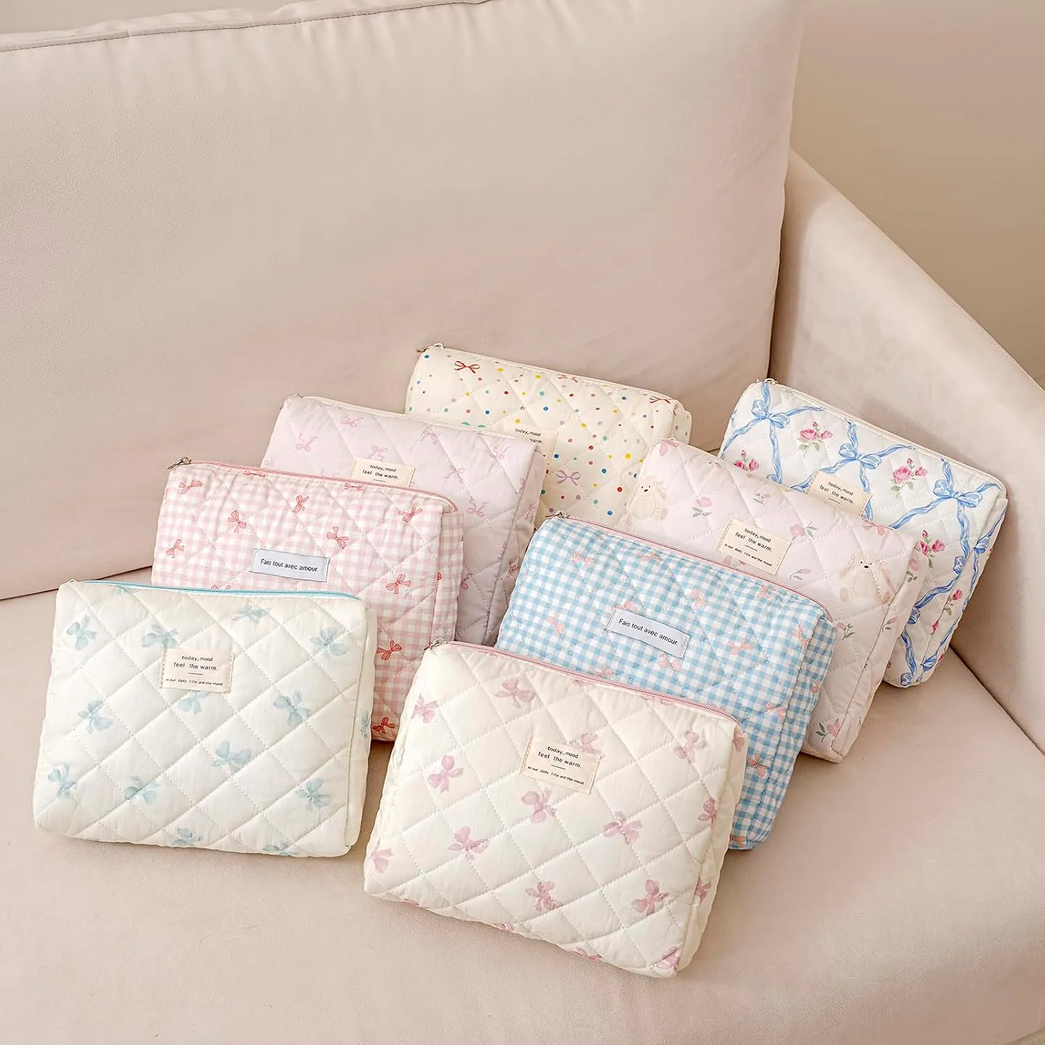 uekeboag Quilted Cotton Makeup Bag,Coquette Quilted Toiletry Bag for Women and Girls,Floral Coquette Pouch,Cute Kawaii Travel Cosmetic Bags(Dots and Bows)