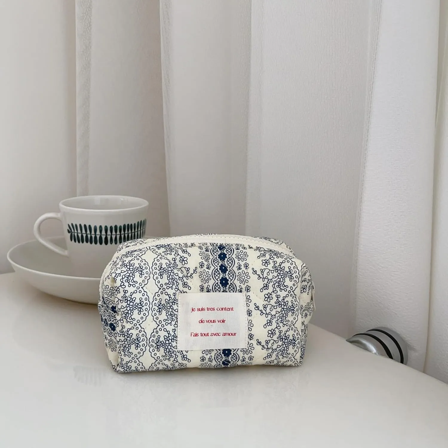 uekeboag Small Cute Floral Quilted Cotton Makeup Bag,Mini Coquette Quilted Cosmetic Pouch with Zipper,Kawaii Travel Toiletry Bags for Purse(02 Navy flower)
