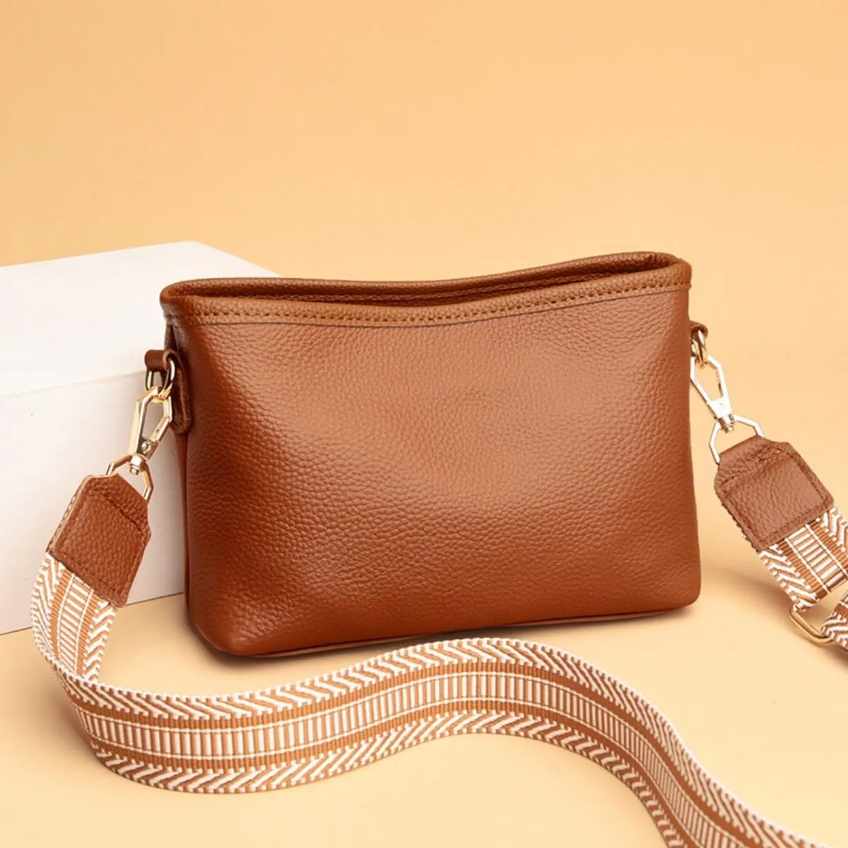 Wide Shoulder Strap Crossbody Small Square Bag Top-Grain Leather Single Shoulder Bag Casual Crossbody Bag